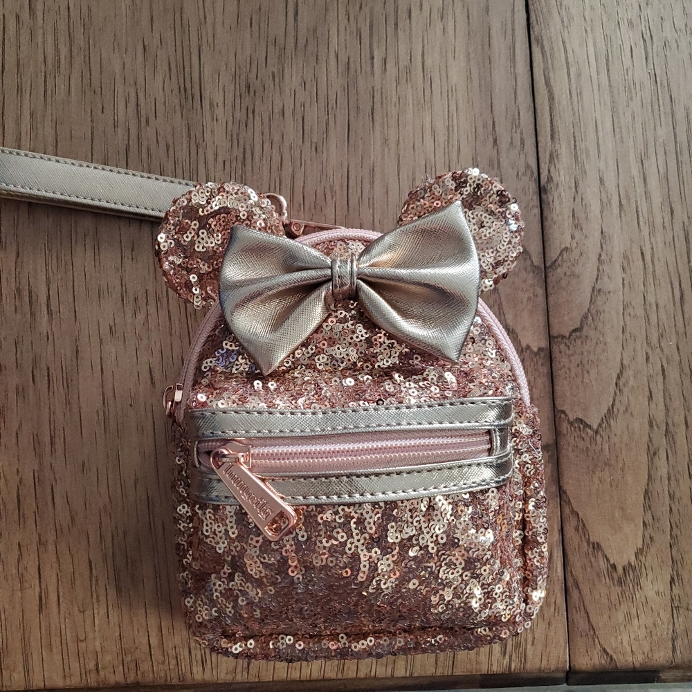 Loungefly Rose Gold Wristlet NWOT - Picture 2 of 6